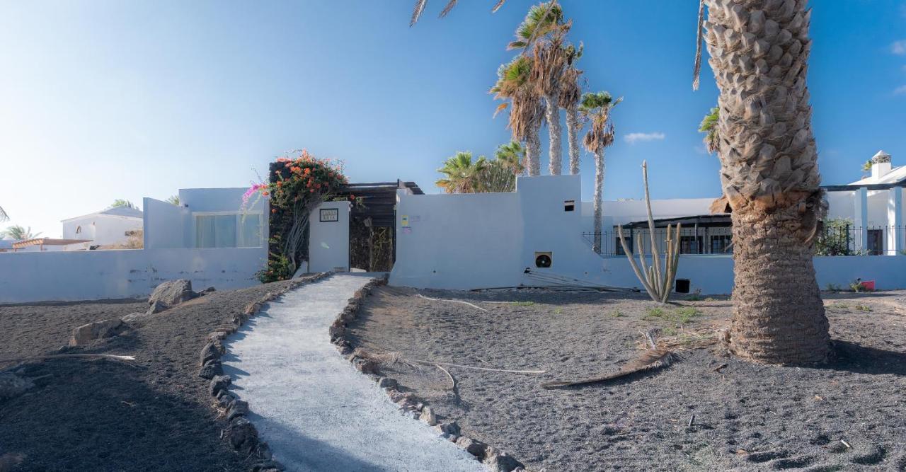 Apartamento En Playa Roca Primer Linea De Mar Costa Teguise Extérieur photo